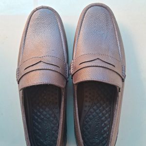 Walkaroo Casual Shoes