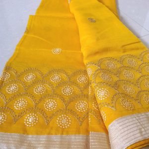 💛Beautiful Yellow Embroidered Saree With Back Netted Blouse