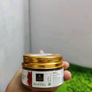 Multi-use Red Clay Face And Hair Mask