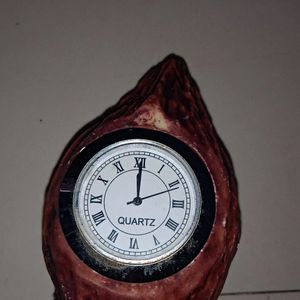 TABLE TOP PAPERWEIGHT VERYNICE COCONUT SHAPE CLOCK