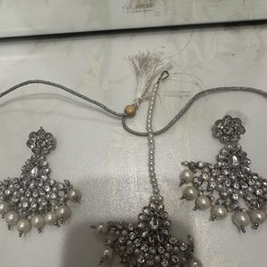 Silver Necklace Set With Earings And Mangtikka