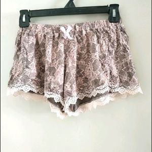 Beautiful Short With Nice Lace Detailing