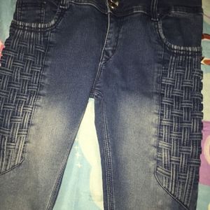 3 Botton Skinny Jeans