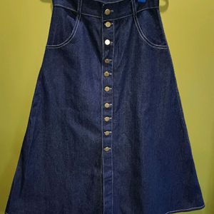 Buttoned A-line Maxi Denim Skirt