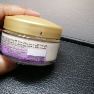 LOreal Hyaluronic Cream