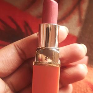 Kiss Beauty Lipstick