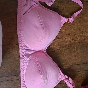 New unused light pink padded bra(28 no)