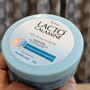 Lactocalamine Moisturizer  (Free Neem Comb + Clip)