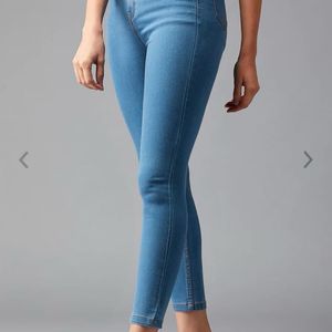 Skinny Fit High-Rise Stretchable Jeans