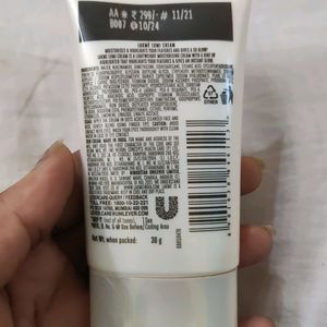 Lakme LumiCream: Moisturizer With Makeup Like Glow