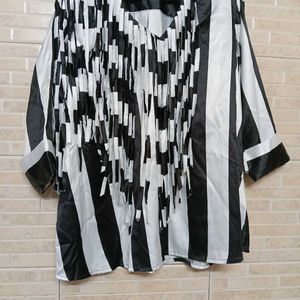 2 Xl, Black And White, 3/4 Sleeves