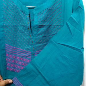 AVAASA Embroided A Line Madarian Neck Kurta