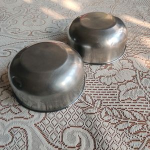 4 Stainless Steel Bowls