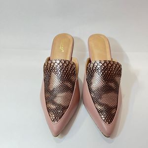 Pointed Animal Textured Peach Heels