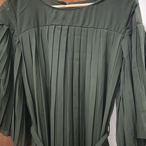 Pleated Bell Sleeves Tunic