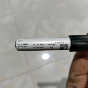 Loreal Paris Infaillible Matte Eyeliner-01