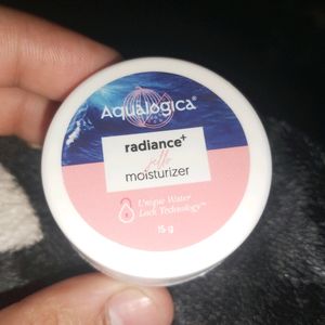 Aqualogica radiance moisturizer