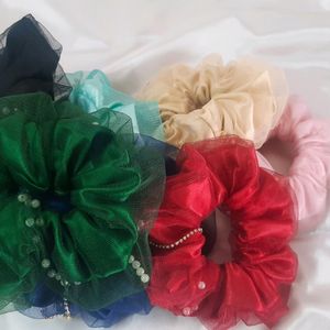 PEARL SCRUNCHIES