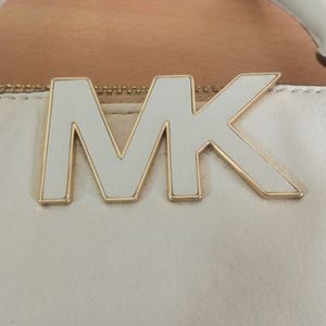 Authentic New Micheal Kors Satchel