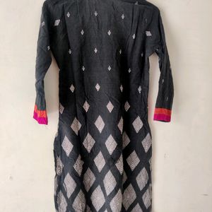 Women's Elegant Printed Black Kurti -S