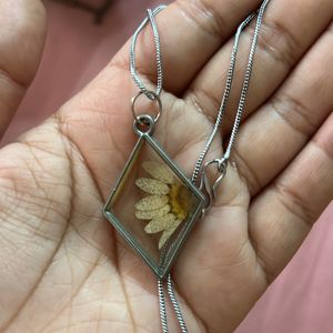 Handmade dried Flower Resin Necklace