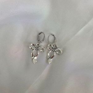 Minimal Bow Earrings