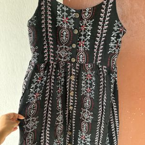 WOMEN PRINTED NOODLE STRAP DRESS