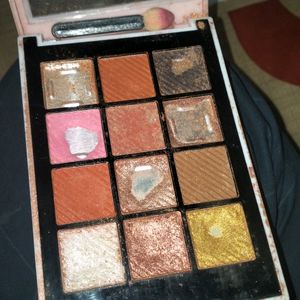 Used Eye Shadow Palette