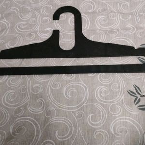 6 Pieces  Of Cloth Hanger Black