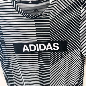 Adidas Tshirt