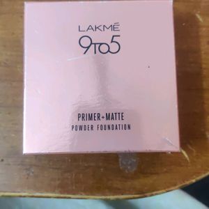 Lakme 9 To 5 Primer + Matte Powder Foundation