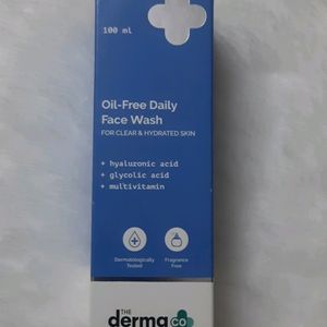 The Derma Co Oil-Free Daily Face Wash