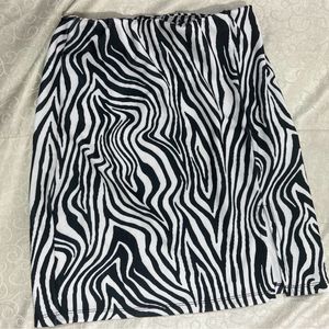 SSS ZEBRA  MINI SKIRT 💗(w Tag)