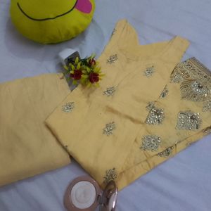 Suit Set Yellow