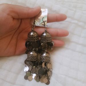 black polish jhumka