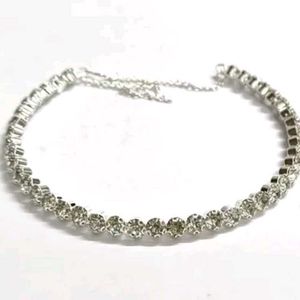 Rhinestone Neck Choker (Silver Colour)