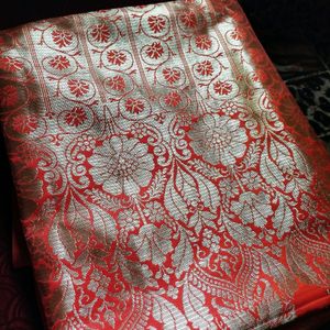 Beautiful & Shinny Banarsi Silk Saree