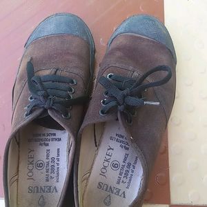 1 Month Used Pr Shoes For Children