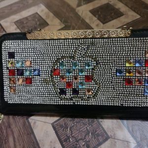 Styles Latest Women Clutch