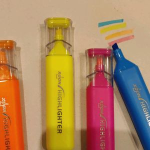 4 Colors Highlighter Set