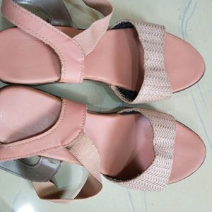 Peach Coloura sandals 👡