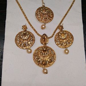 Pendent Set