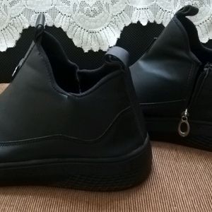 Casual Shoes for Men Size 6