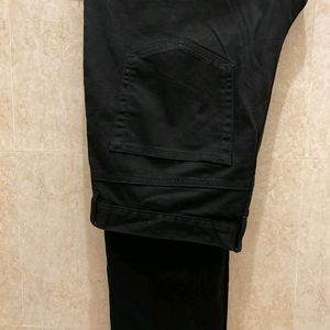 H&M Men Black Loose Jeans.