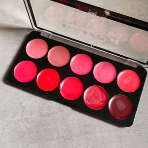 All About Lip Pallet