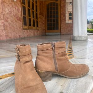 American Eagle Brown Boots