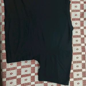 Black Strechable Crop Top Is Like New Condition