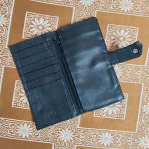 Women's Black Wallet