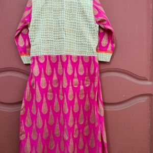 Pink And Offwhite Gold Printed Kurtha For Women