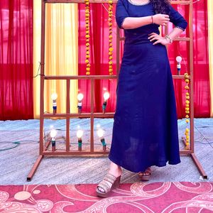 NAVY BLUE KURTI WITH GOLDEN DUPATTA